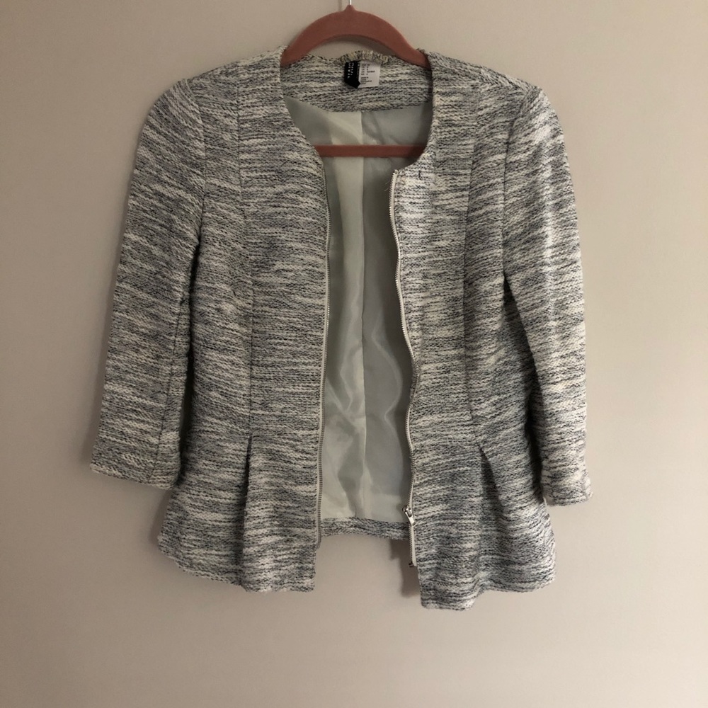 Lightweight Size 6 peplum zip up blazer from H&M.